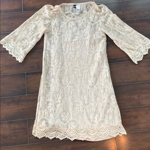 Quarter sleeved dress